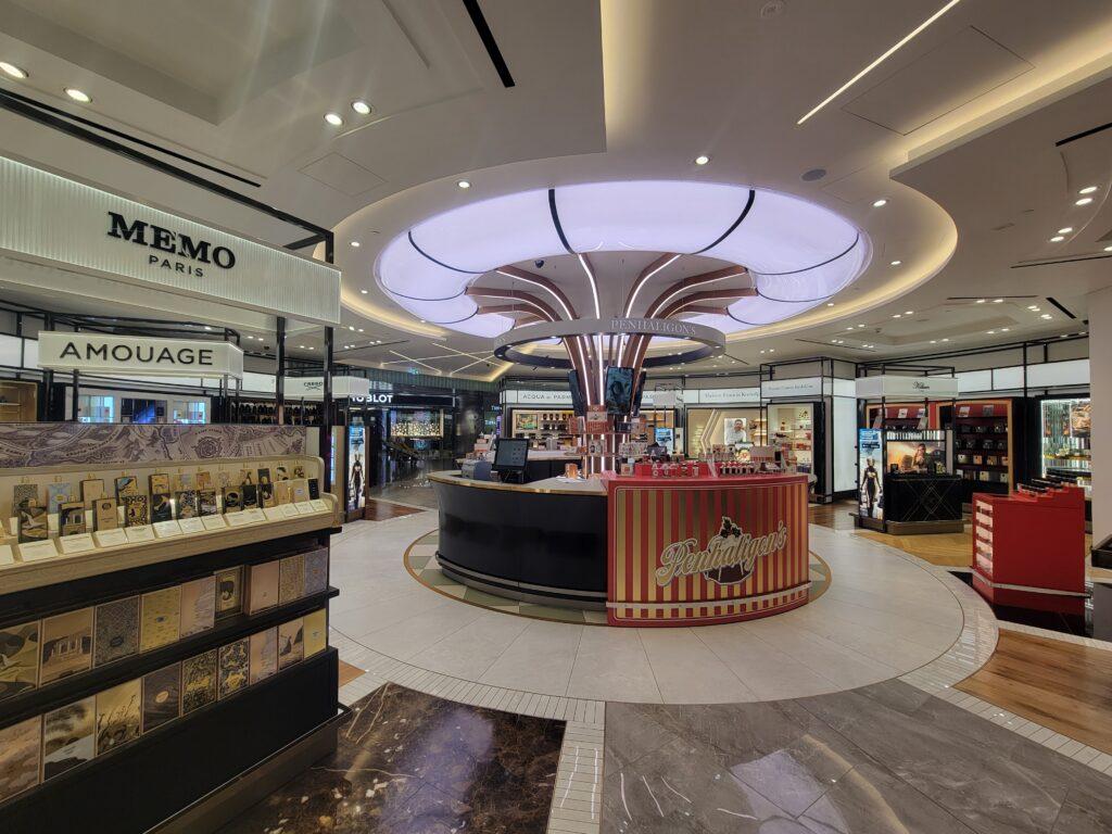 世界一と言えるほど広いドーハ空港のフレグランスコーナー