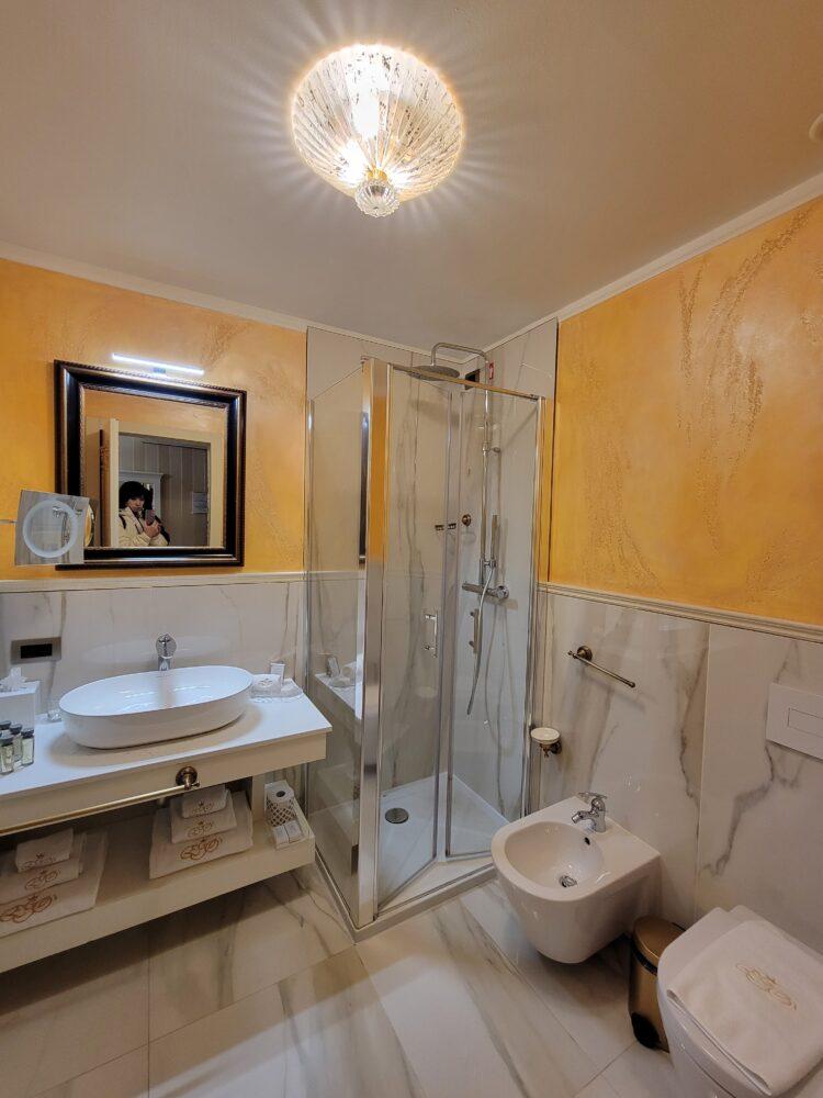 EGO' Boutique Hotel The Silk Roadのバスルーム