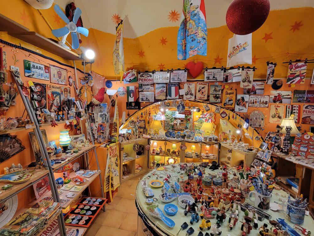 バーリの街のお土産もの屋