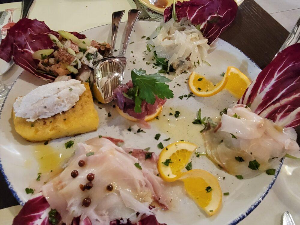 レストランで提供された美味しい前菜